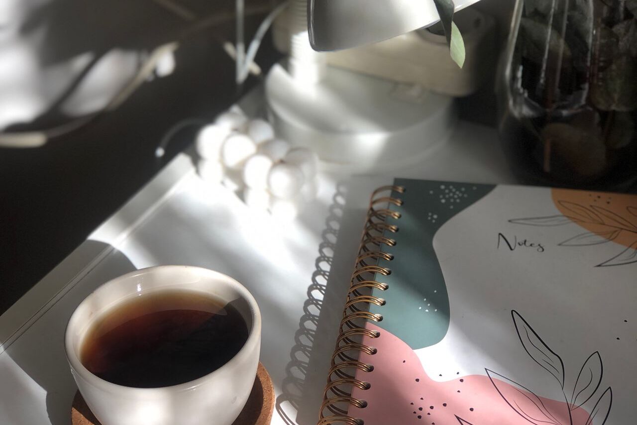 【40代の自分軸】心がふっと軽くなる。私が「幸せ」を感じる要素を5つ書き出すノートワーク